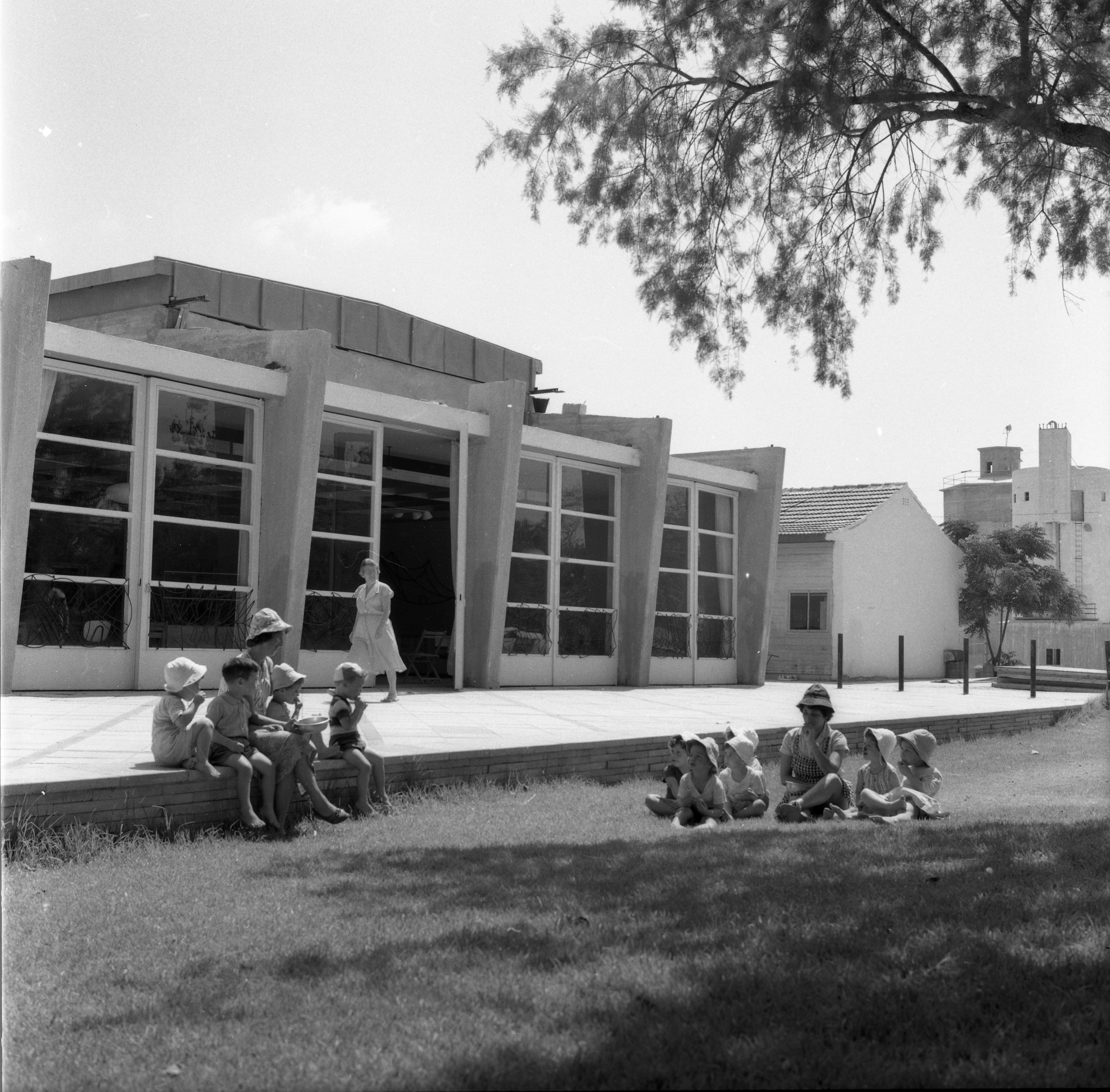  כפר מנחם; 1969