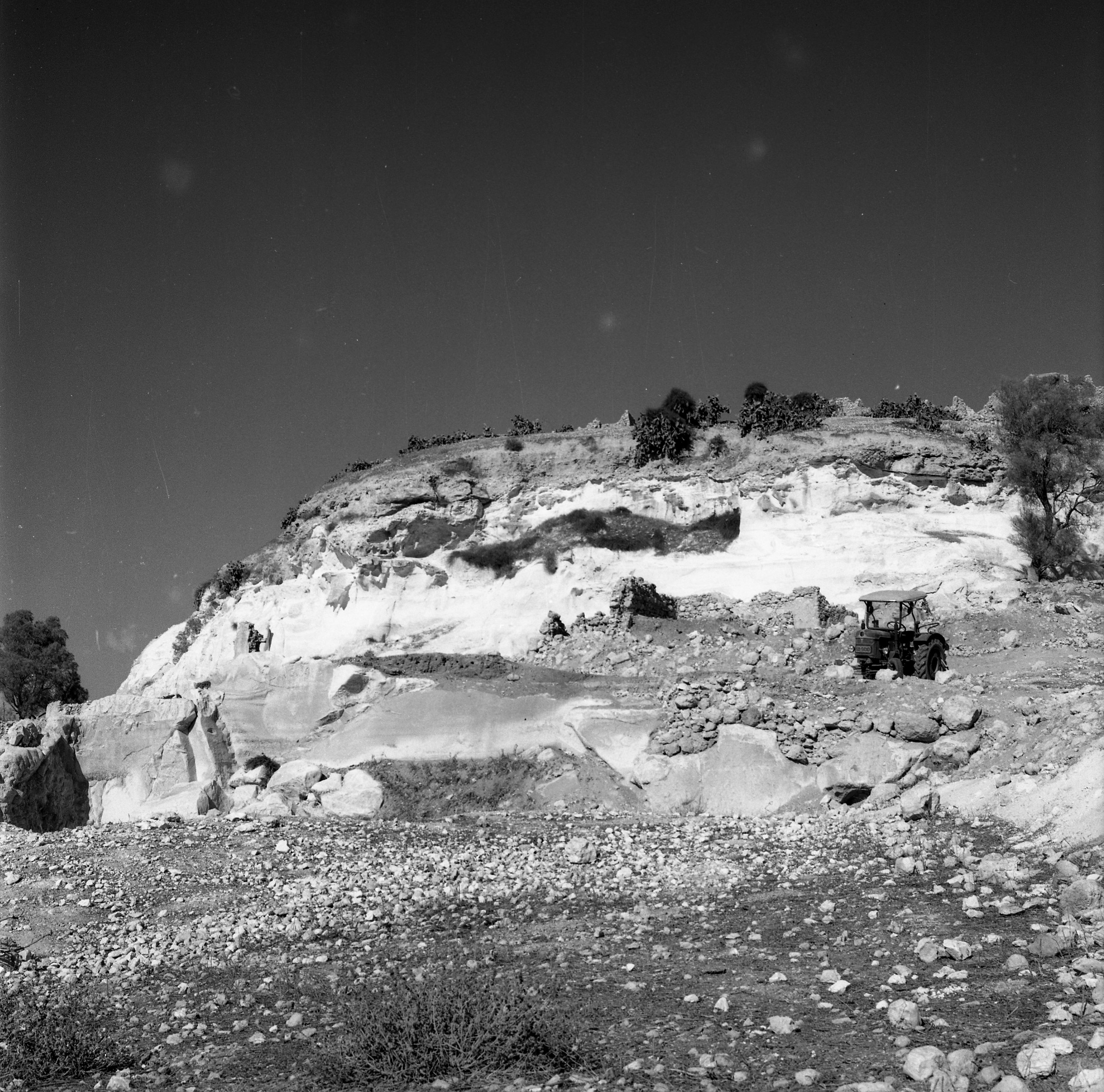  סקר ארכיאולוגי, תל א-סאפי, יולי; 1960