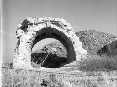  סקר ארכיאולוגי, יוני; 1960