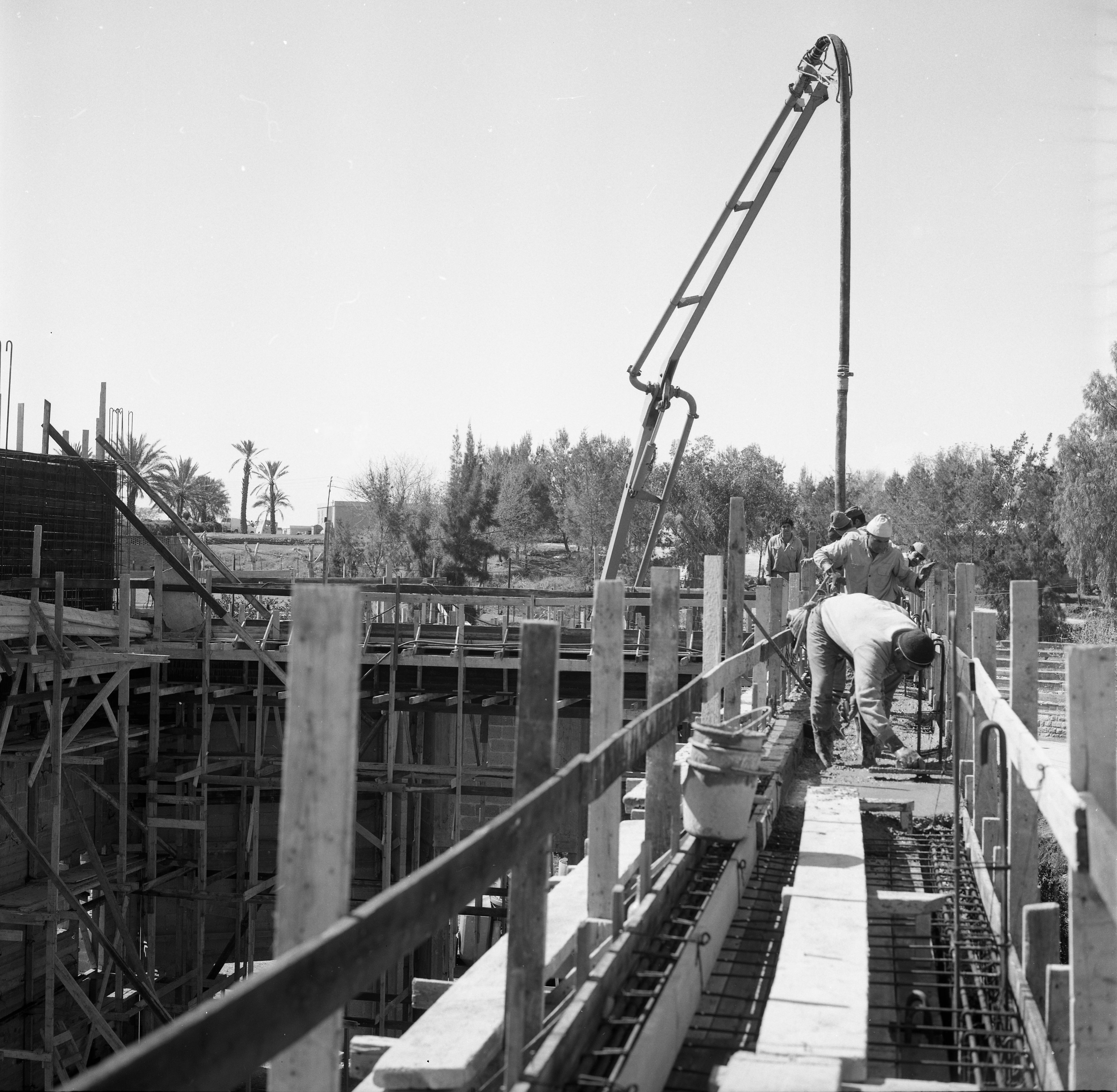  הקמת בית יד לבנים; 1974